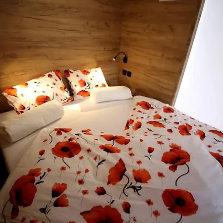度假居 Luxury Glamping Tents Ideal For Czech Republic Holidays *